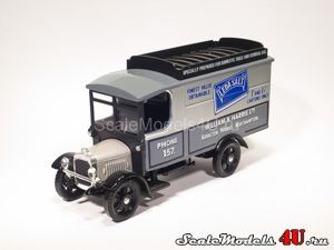 Масштабная модель автомобиля Thornycroft Van with Roofrack "Leda Salt" (1929) фирмы Corgi.