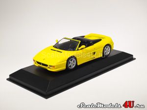 Масштабная модель автомобиля Ferrari F 355 Spider Yellow (1994) фирмы Minichamps.