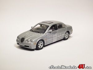 Scale model of Jaguar S-Type Silver (2000) produced by Hongwell/Cararama.