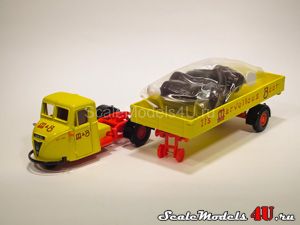 Scale model of Scammell Scarab Delivery Truck Set - Mitchells & Butlers (1949) produced by Corgi.