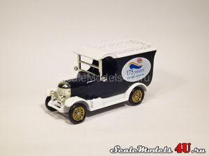 Scale model of Morris Oxford Bullnose Van "Royal National Life-Boat Institution" (1925) produced by Lledo.