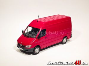 Scale model of Mercedes-Benz Sprinter T1N W905 Facelift Piedmont Red (2000) produced by Minichamps.