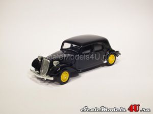 Масштабная модель автомобиля Citroen Traction 15 Six 1939 фирмы Solido 1:43.