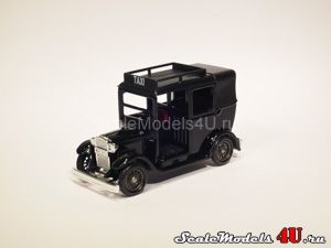Scale model of Austin Taxi - Black Taxi (1933) produced by Lledo.
