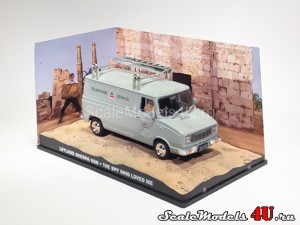 Масштабная модель автомобиля Leyland Sherpa Van (Шпион, который меня любил) фирмы Universal Hobbies.